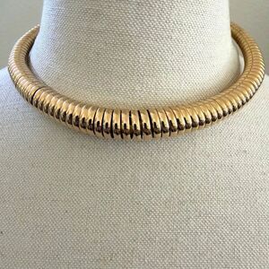 Gold Tone Ribbed Collar Necklace